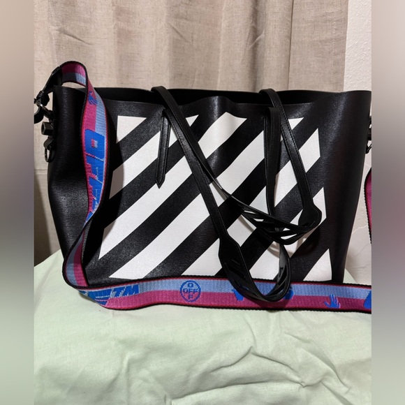 Off-white - Picture 2 of 2